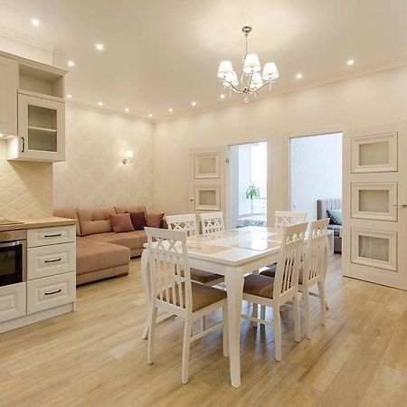 2-Roomed Apartment With Living Room オデッサ エクステリア 写真