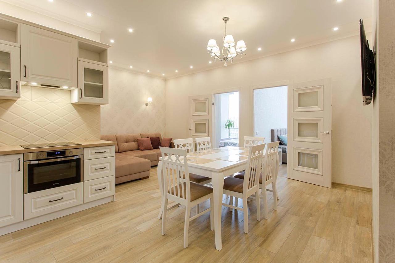2-Roomed Apartment With Living Room オデッサ エクステリア 写真