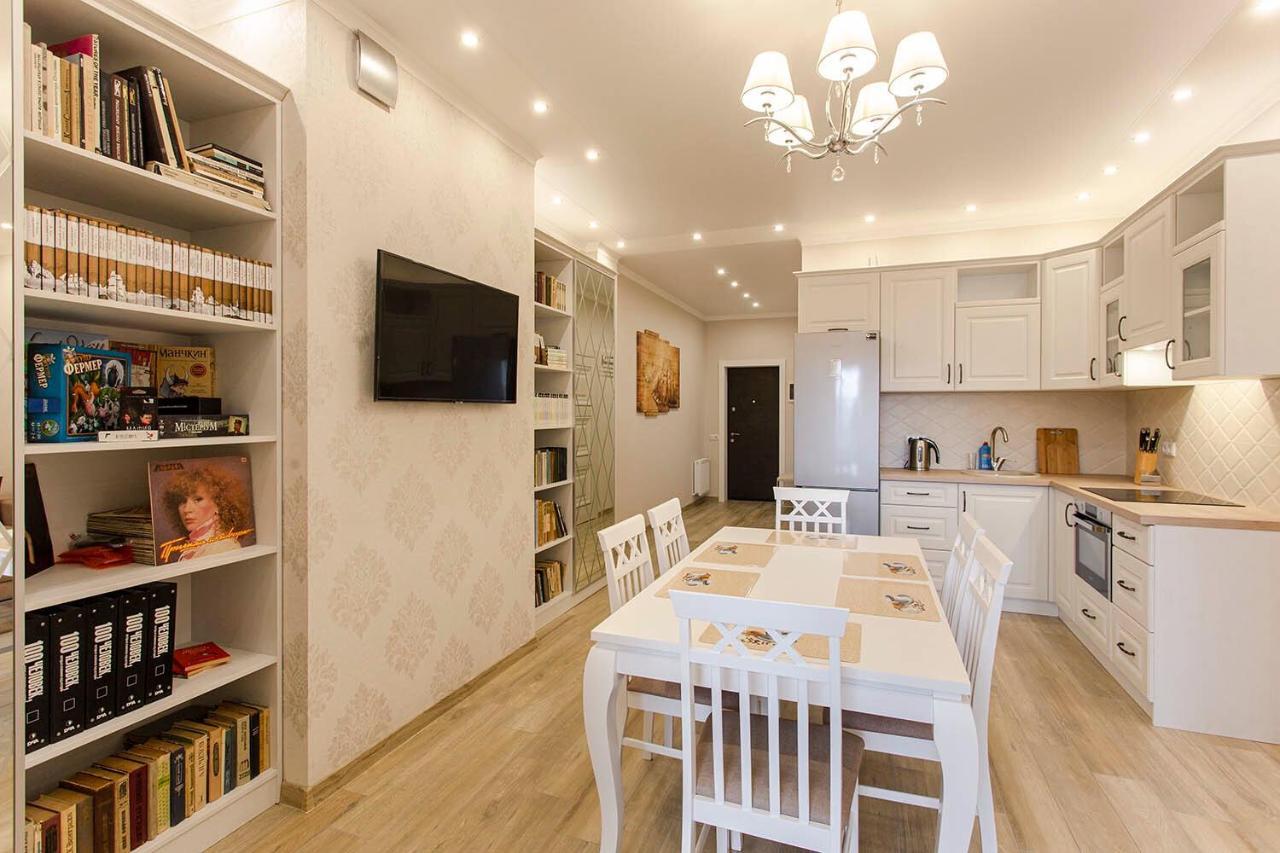 2-Roomed Apartment With Living Room オデッサ エクステリア 写真