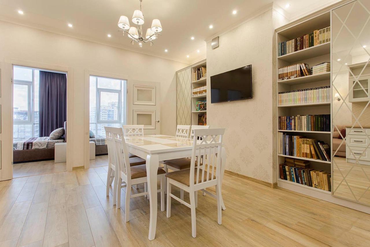 2-Roomed Apartment With Living Room オデッサ エクステリア 写真