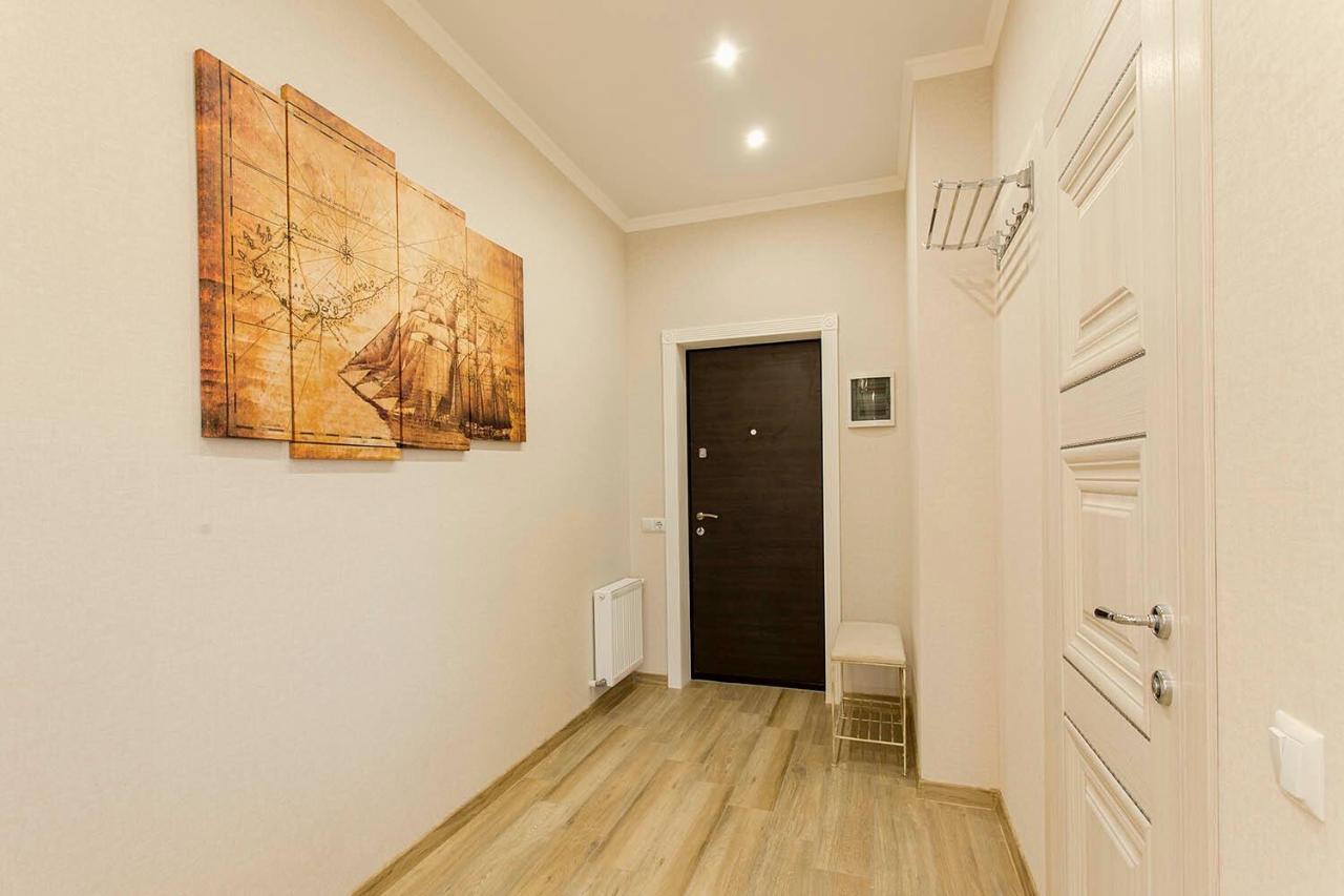 2-Roomed Apartment With Living Room オデッサ エクステリア 写真