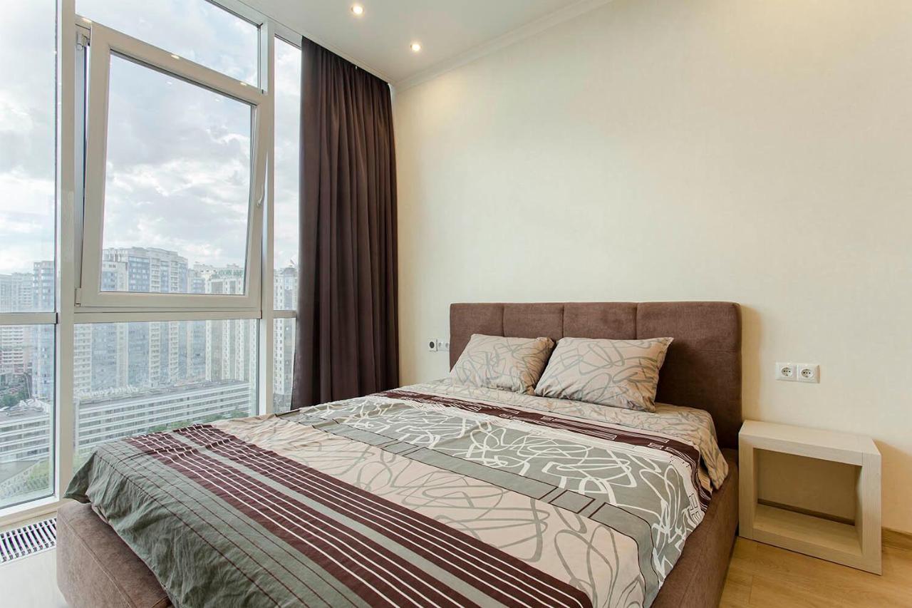 2-Roomed Apartment With Living Room オデッサ エクステリア 写真